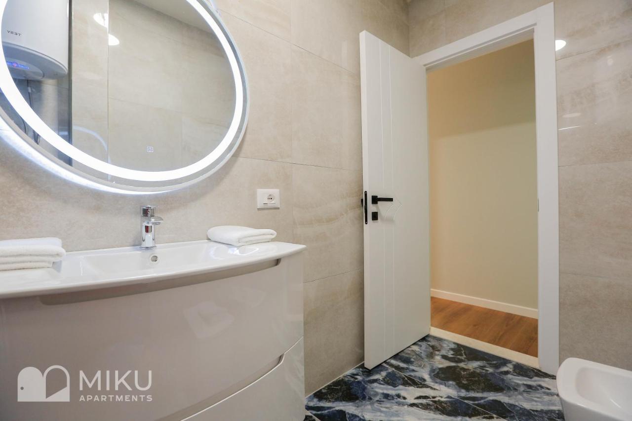 Miku - Lux 2bd At City Center * Tirana