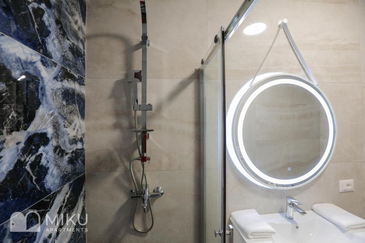Miku - Lux 2bd At City Center * Tirana
