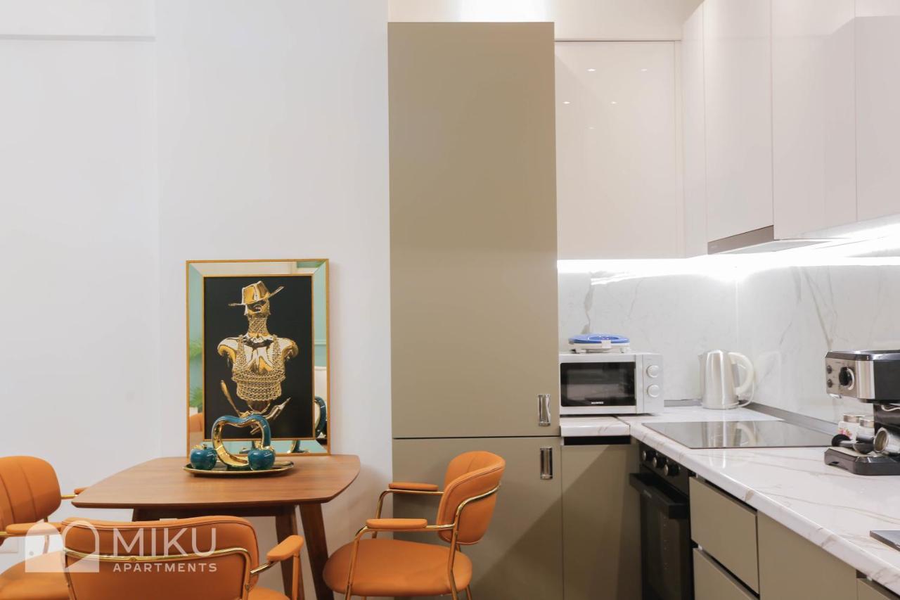 Miku - Lux 2bd At City Center Appartement Tirana