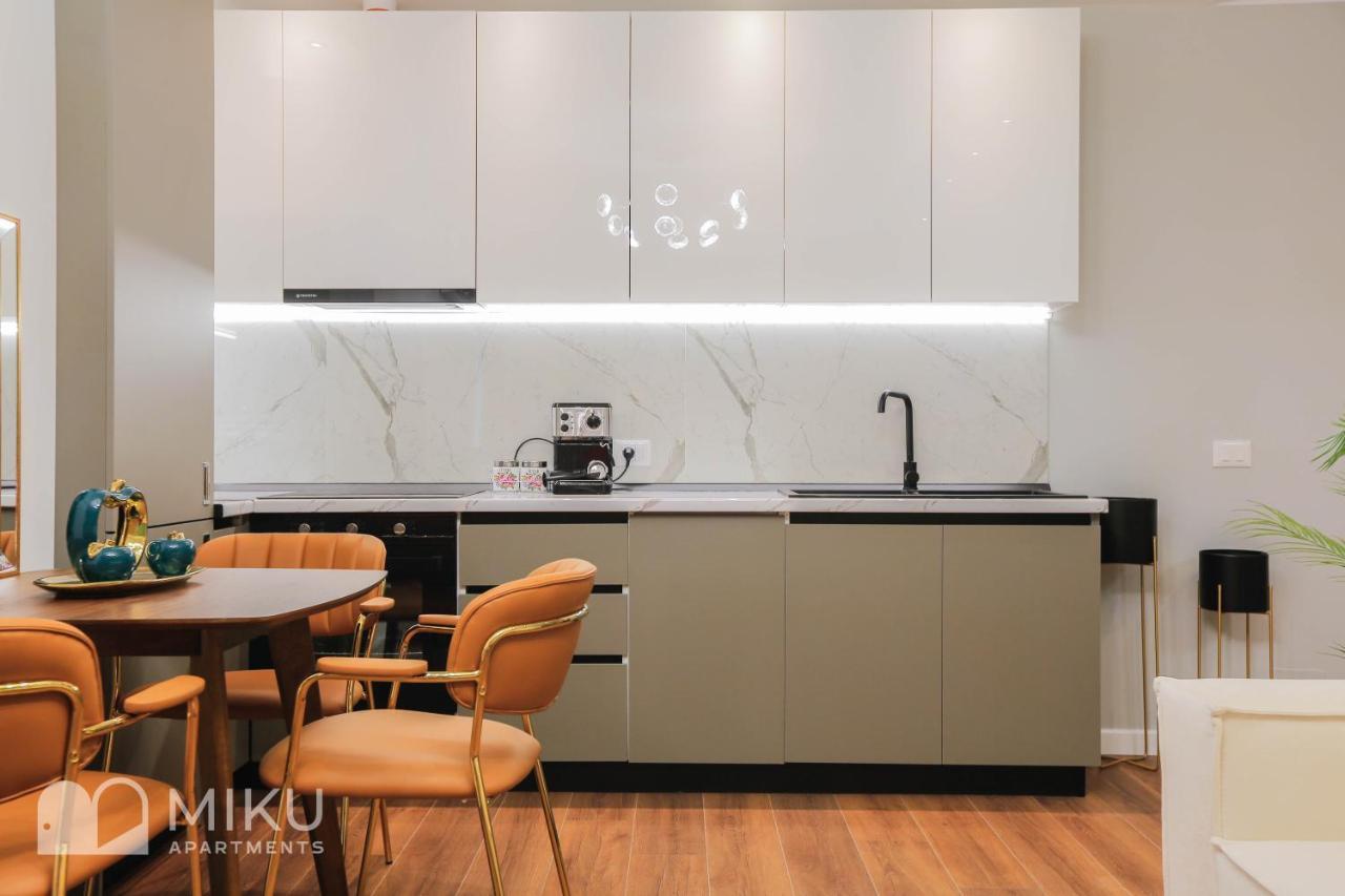 Miku - Lux 2bd At City Center * Tirana
