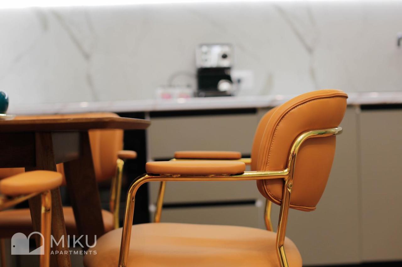 Miku - Lux 2bd At City Center